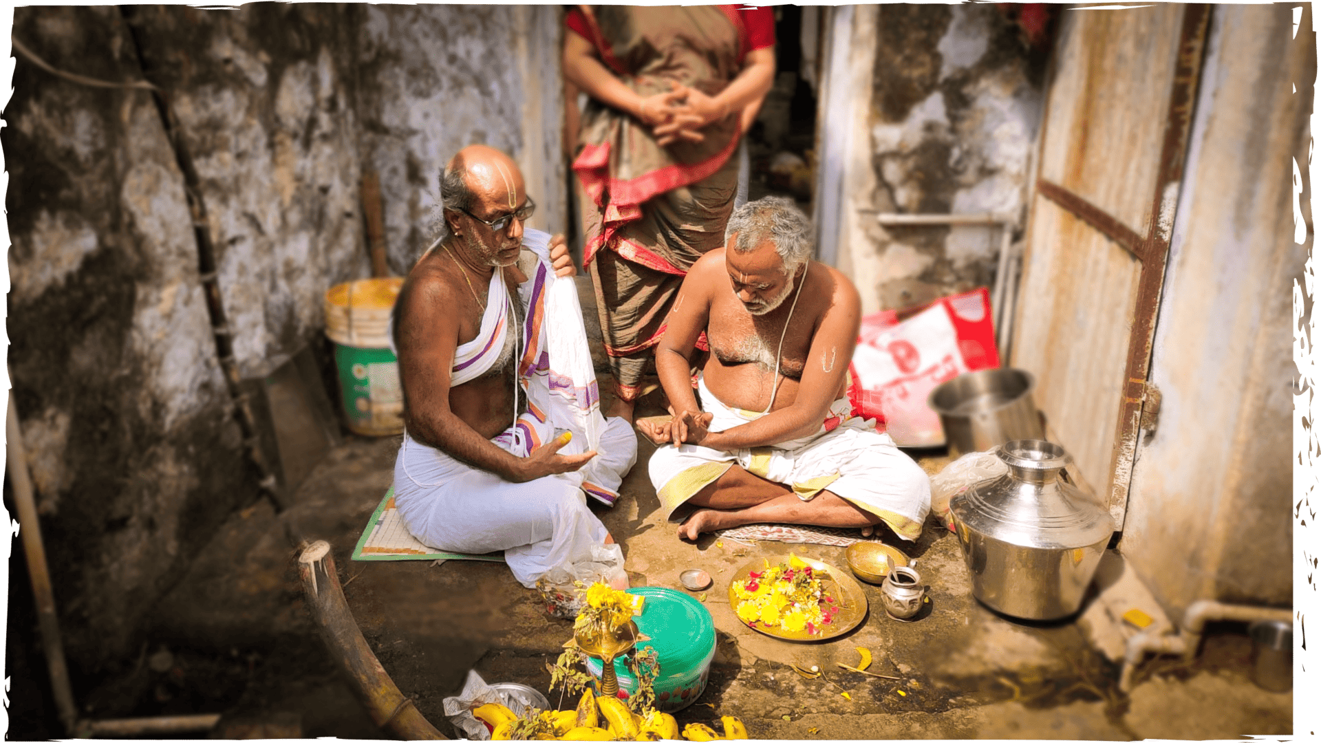 Image of Vedic priests performing a ritual.